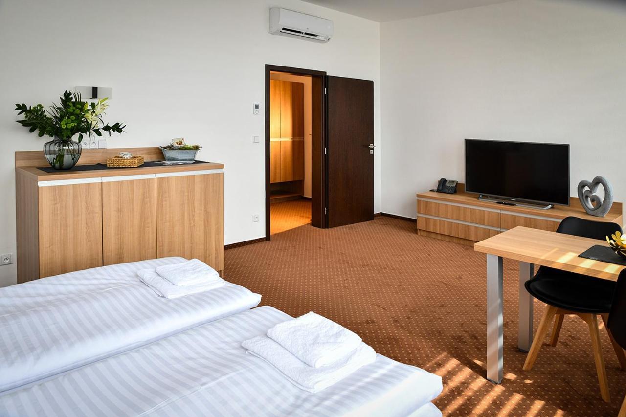 אוהרסקה הראדיסטה Hotel Fabrika מראה חיצוני תמונה