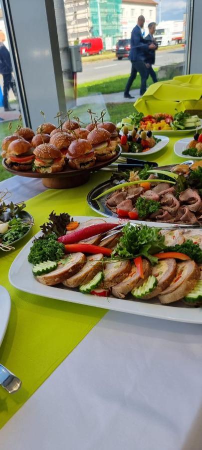 אוהרסקה הראדיסטה Hotel Fabrika מראה חיצוני תמונה