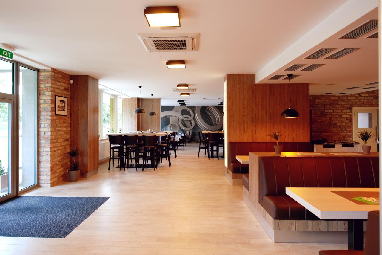 אוהרסקה הראדיסטה Hotel Fabrika מראה חיצוני תמונה