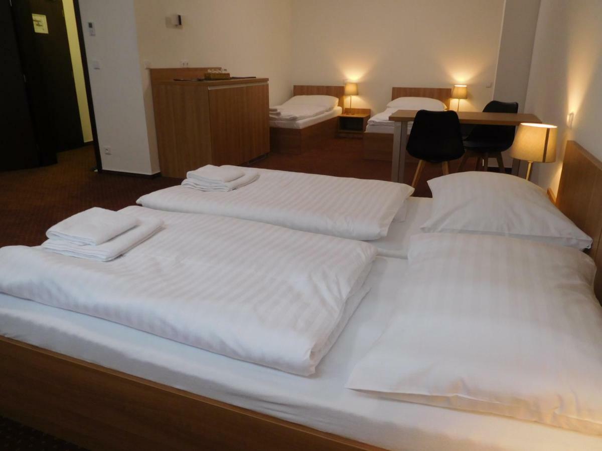 אוהרסקה הראדיסטה Hotel Fabrika מראה חיצוני תמונה