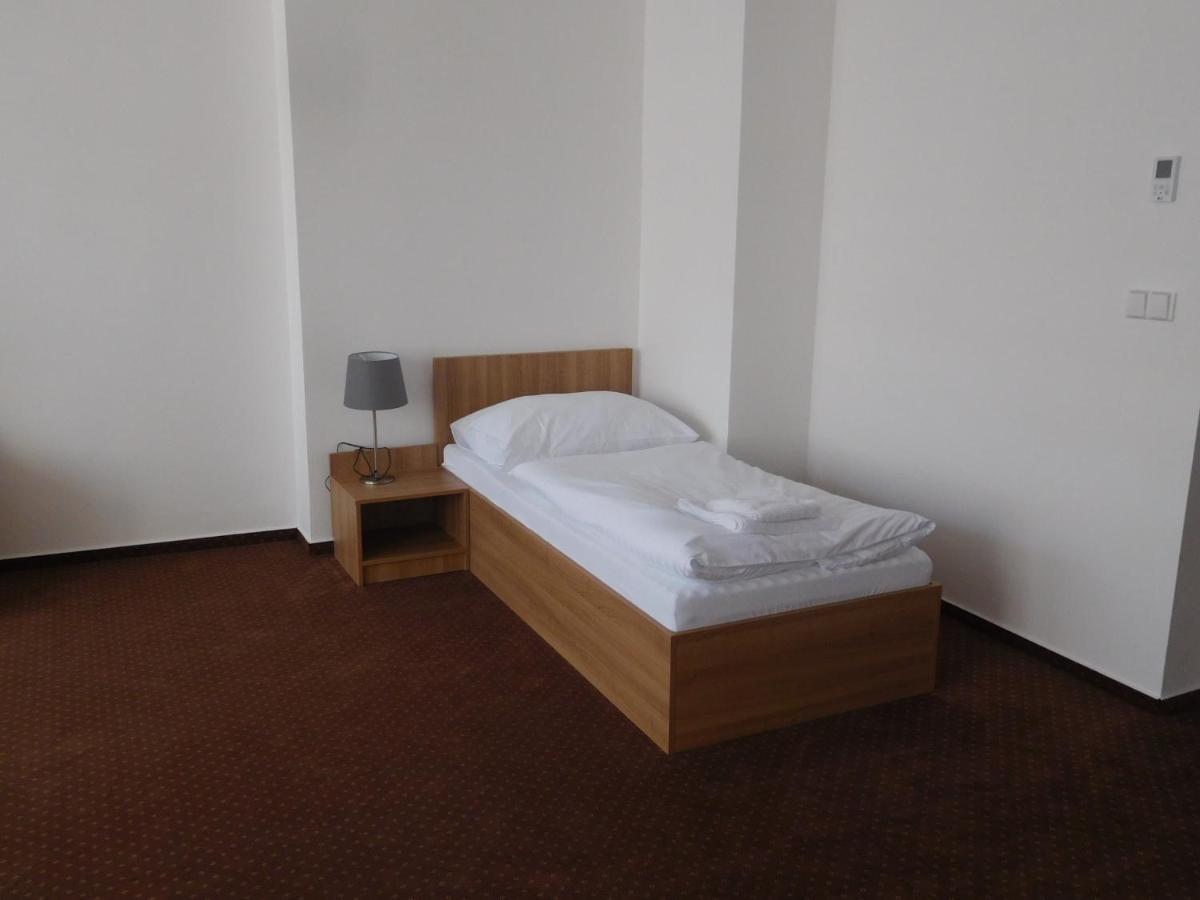אוהרסקה הראדיסטה Hotel Fabrika מראה חיצוני תמונה