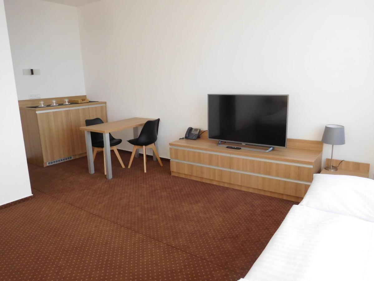 אוהרסקה הראדיסטה Hotel Fabrika מראה חיצוני תמונה
